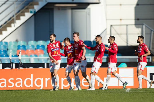 Degerfors Johan Bertilsson jublar efter 0-2