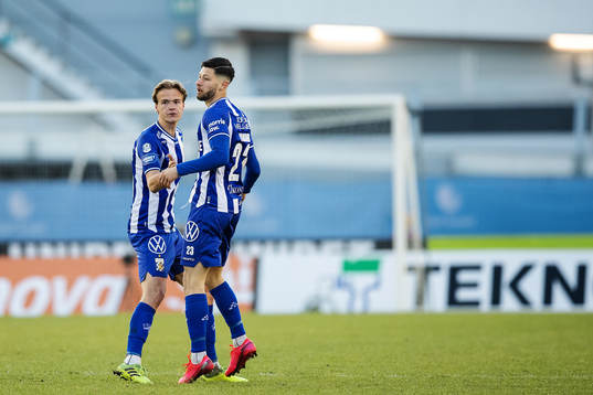 IFK Göteborgs Kevin Yakob och August Erlingmark jublar efter 2-3