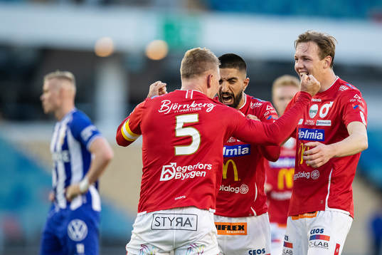 Degerfors Oliver Ekroth, Sean Sabetkar och Adam Carlén jublar