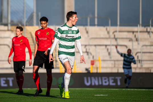 Västerås William Videhult jublar efter 1-0