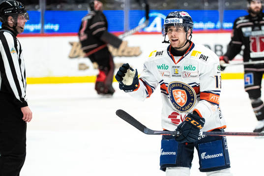 Växjös Jack Drury jublar