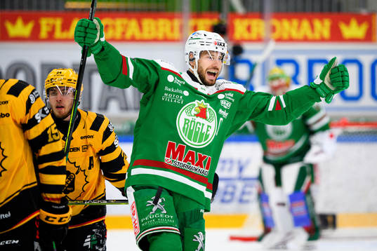 Rögles Mattias Sjögren jublar