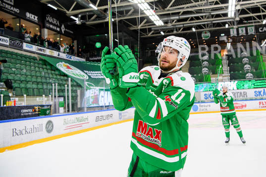 Rögles Mattias Sjögren jublar