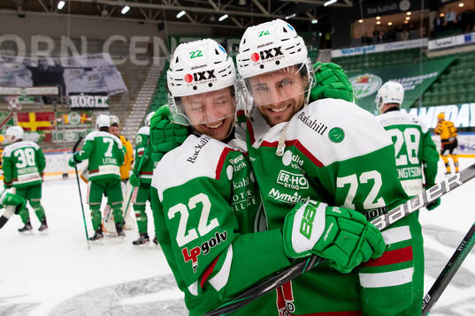 Rögles Samuel Jonsson och Daniel Zaar jublar