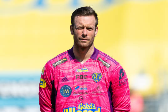 Falkenbergs målvakt Viktor Noring före fotbollsmatchen i Superettan mellan Falkenberg och Värnamo den 1 maj 2021 i Falkenberg. 