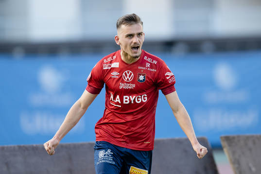 Örgrytes Ajdin Zeljkovic jublar efter 1-1