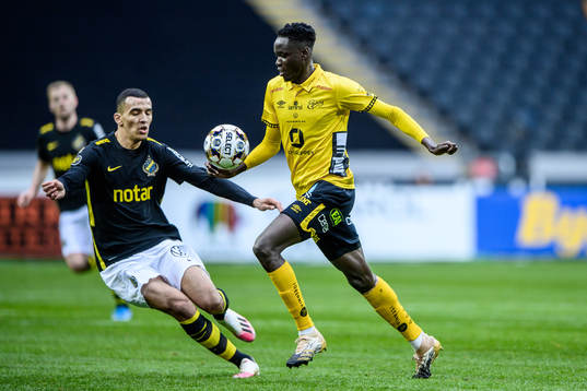s Nabil Bahoui och Elfsborgs Joseph Stanley Okumu