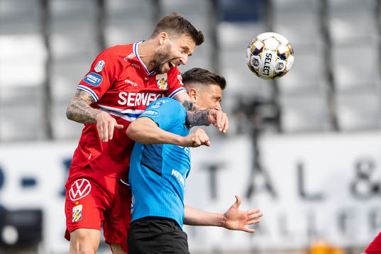 IFK Göteborgs Mattias Bjärsmyr och Halmstads Markus