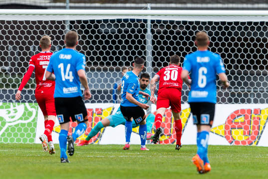 Halmstads Markus Antonsson gör 1-0 bakom IFK Göteborgs