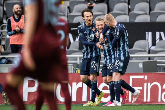 Djurgårdens Nicklas Bärkroth jublar