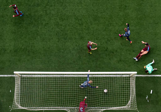 Djurgårdens Nicklas Bärkroth jublar