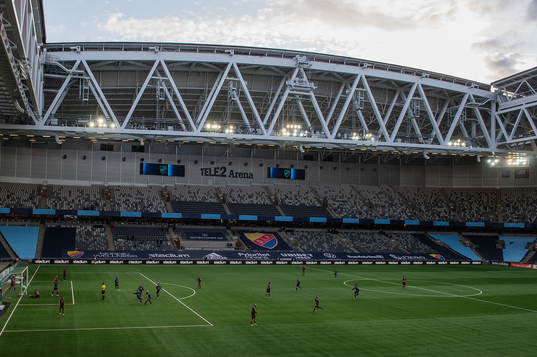 Djurgårdens Nicklas Bärkroth jublar efter att ha gjort 3-0