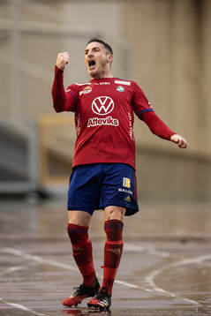 Östers James Keene jublar efter 0-1