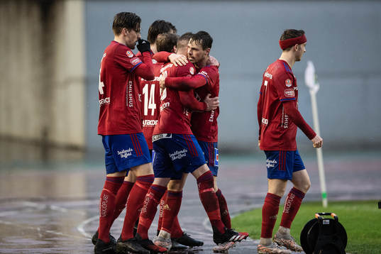Östers spelare jublar efter att James Keene gjort 0-1