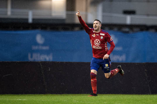 Östers James Keene jublar efter 0-1