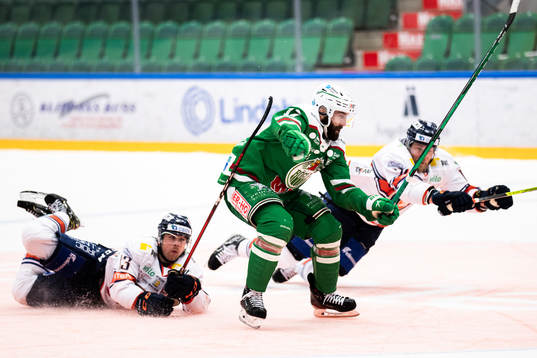 Växjös Jack Drury och Ilari Melart mot Rögles Taylor