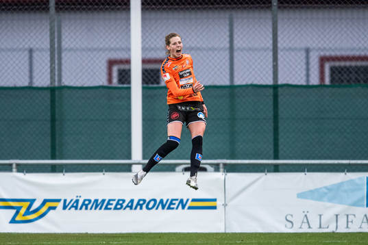 Kristianstads Amanda Edgren jublar efter 1-0