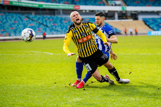 Häckens Alexander Faltsetas och IFK Göteborgs Kevin Yakob
