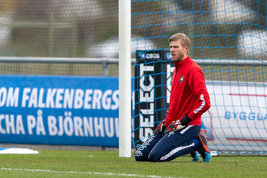 Örgrytes målvakt Fredrik Andersson före fotbollsmatchen