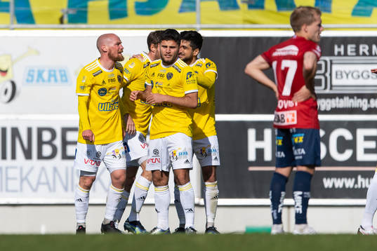 Falkenbergs Christoffer Carlsson jublar med lager efter 3-2