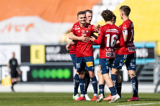 Örgrytes Ajdin Zeljkovic jublar efter 2-2