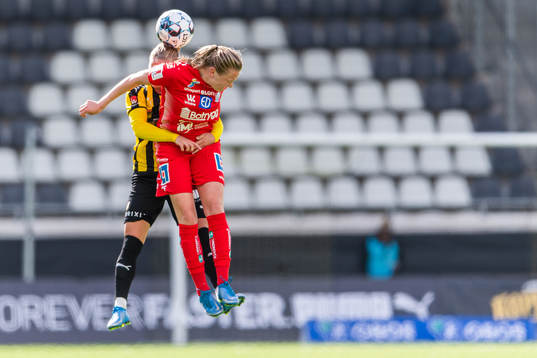 Häckens Filippa Curmark och Linköpings Frida Leonhardsen