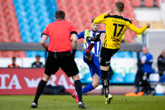 IFK Göteborgs Kevin Yakob och Häckens Gustav Berggren