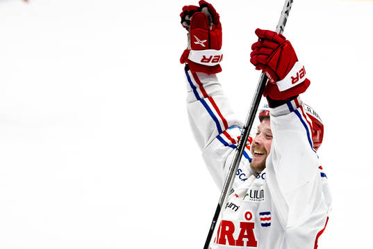 Timrås Jonathan Dahlén jublar
