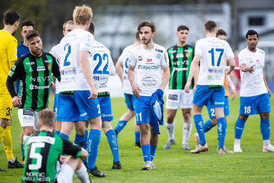Värnamos Edvin Becirovic  jublar