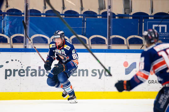 Växjös Fredrik Karlström jublar