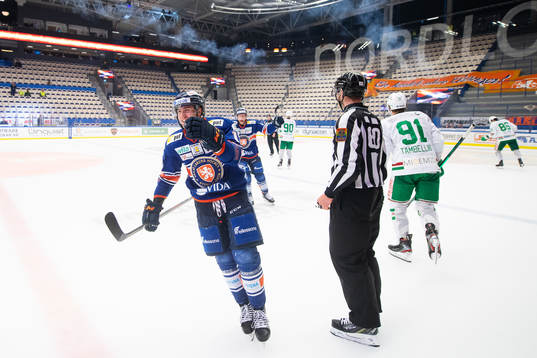 Växjös Jack Drury jublar