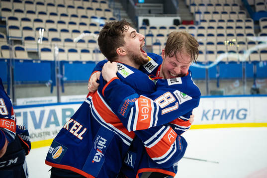 Växjös Fredrik Karlström jublar