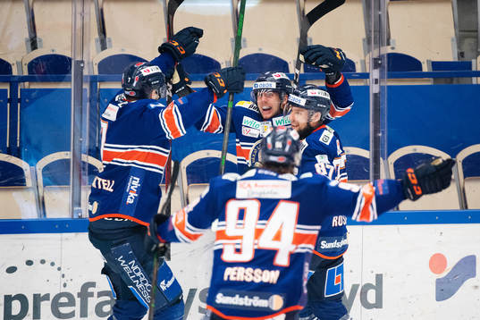 Växjös Jack Drury jublar