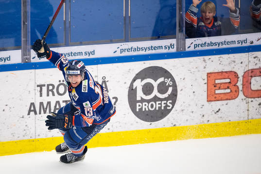 Växjös Jack Drury jublar