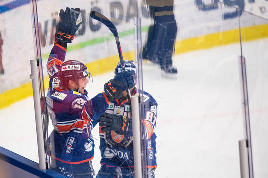 Växjös Jack Drury jublar