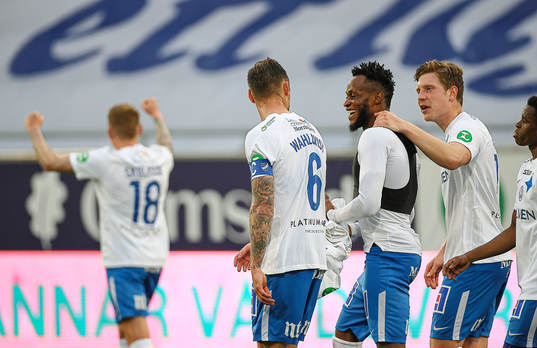 IFK Norrköpings Samuel Adegbenro och Alexander Fransson jublar efter mål 2-0
