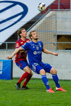 Östers Oliver Silverholt  och Sundsvalls Erik Andersson