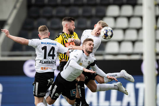 Örebros Michael Almebäck, Johan Mårtensson och Dennis