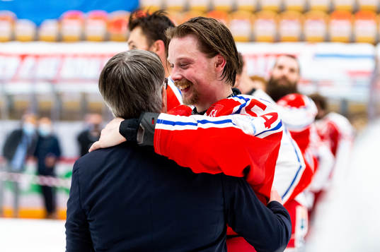 Timrås assisterande tränare Anders Karlsson och Jonathan