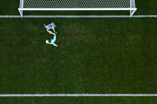s 1-1 mål döms bort under fotbollsmatchen i Allsvenskan mellan AIK och Malmö FF den 13 maj 2021 i Stockholm. 