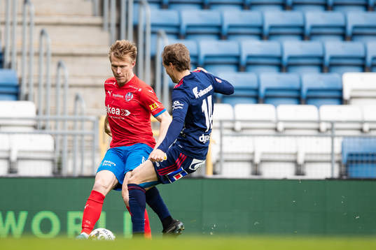 Helsingborgs Andreas Landgren och Östers Oliver Silverholt