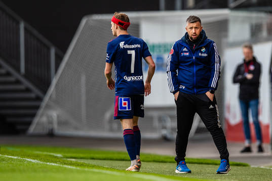 Östers Carl Johansson och tränare Dennis Velic