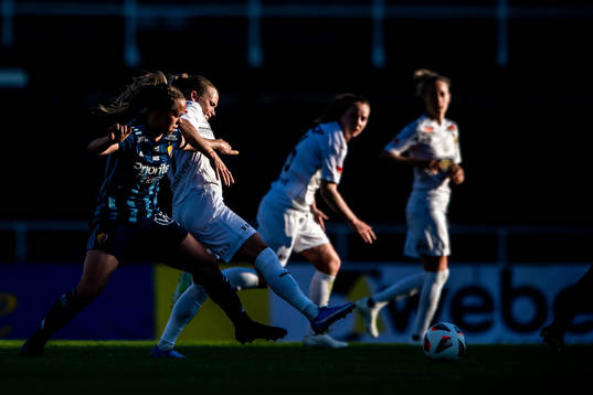 Häckens Filippa Curmark och Djurgårdens Hanna Ekengren