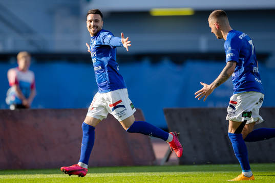 Trelleborgs Dzenis Kozica jublar efter 1-2