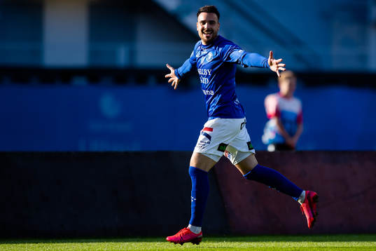 Trelleborgs Dzenis Kozica jublar efter 1-2