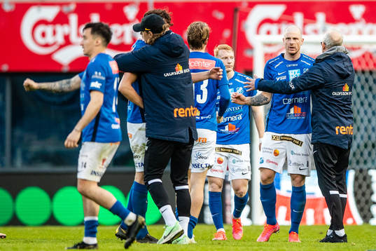 Norrbys Nicklas Savolainen jublar med lagkamrater