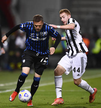 Dejan Kulusevski of Juventus and Josip Ilicic of Atalanta