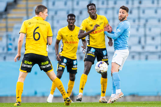 Elfsborgs Joseph Stanley Okumu och Malmö FFs Erdal Rakip