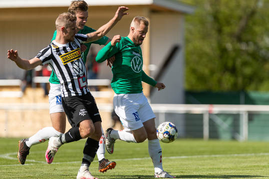 Jönköpings Marcus Degerlund och Sebastian Crona samt Landskronas Linus Olsson