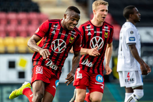Östersunds Patrick Kpozo jublar efter 1-0